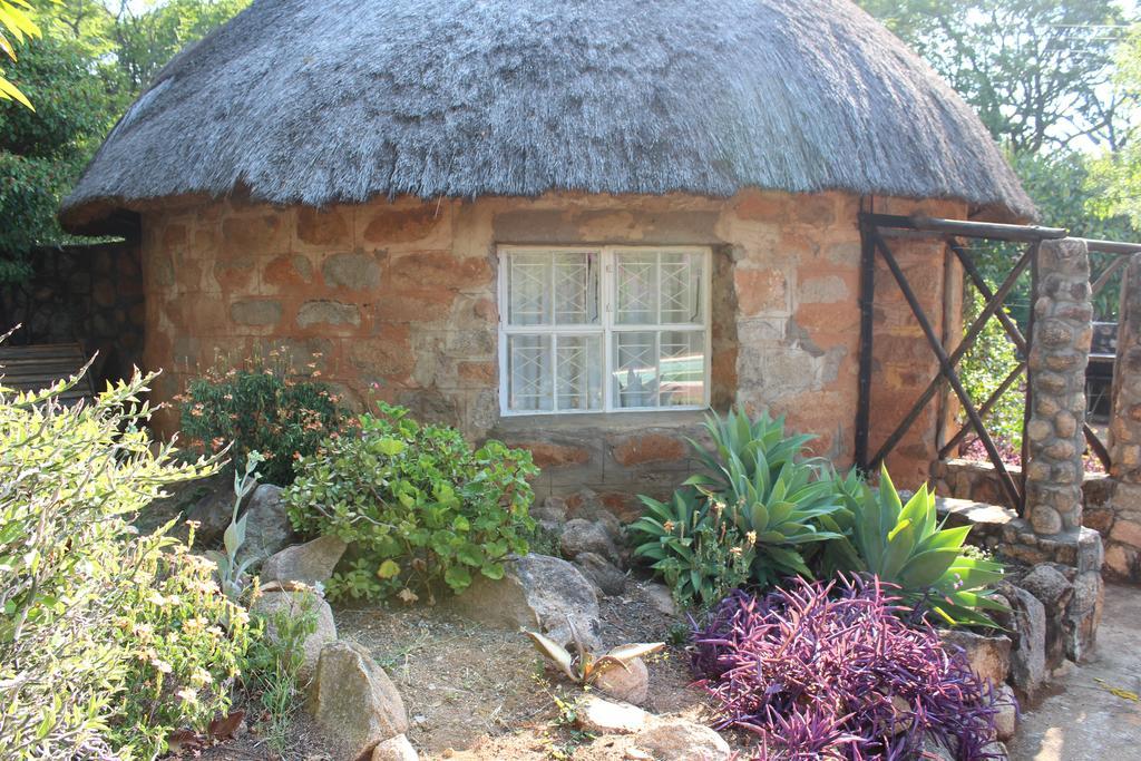 Limerick Cottages Булавайо Екстер'єр фото